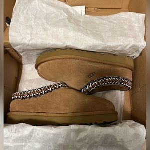 Women’s Ugg tasman size- 6 W